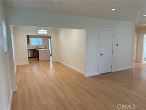 1070 N Vinedo Ave in Pasadena, CA - Building Photo - Building Photo