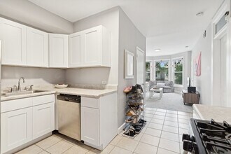 2553 N Southport Ave in Chicago, IL - Building Photo - Building Photo