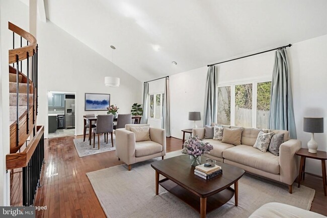 property at 1 Springer Ct