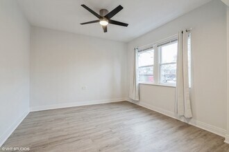 3119 N Oakley Ave-Unit -1 in Chicago, IL - Building Photo - Building Photo