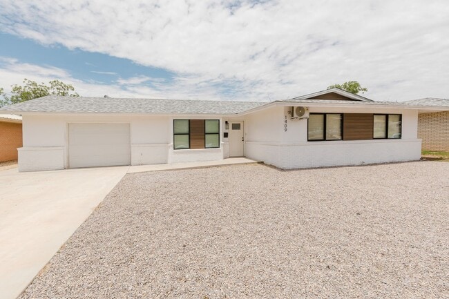 property at 1409 Crescent Dr