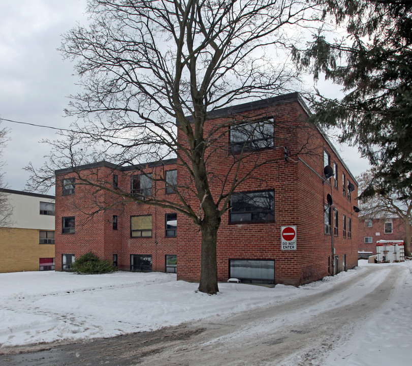 335 Saguenay Ave in Oshawa, ON - Building Photo