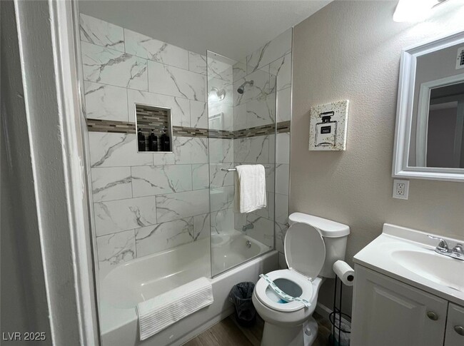 property at 6401 Evergreen Ave
