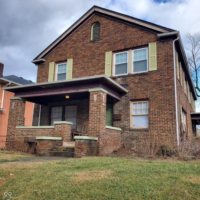 3901 Central Ave in Indianapolis, IN - Foto de edificio - Building Photo