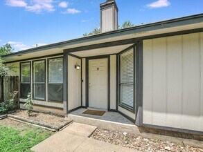806 Sunny Ln in Cedar Park, TX - Building Photo - Building Photo
