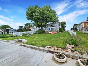 5 Tyler Ave in Branford, CT - Building Photo - Building Photo