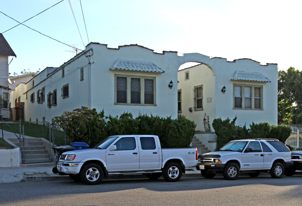 846 E East Kensington Rd in Los Angeles, CA - Building Photo