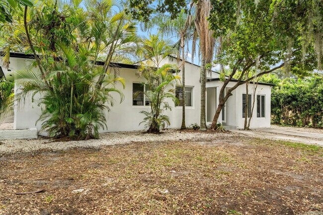 750 NW 83rd Terrace in Miami, FL - Building Photo - Building Photo