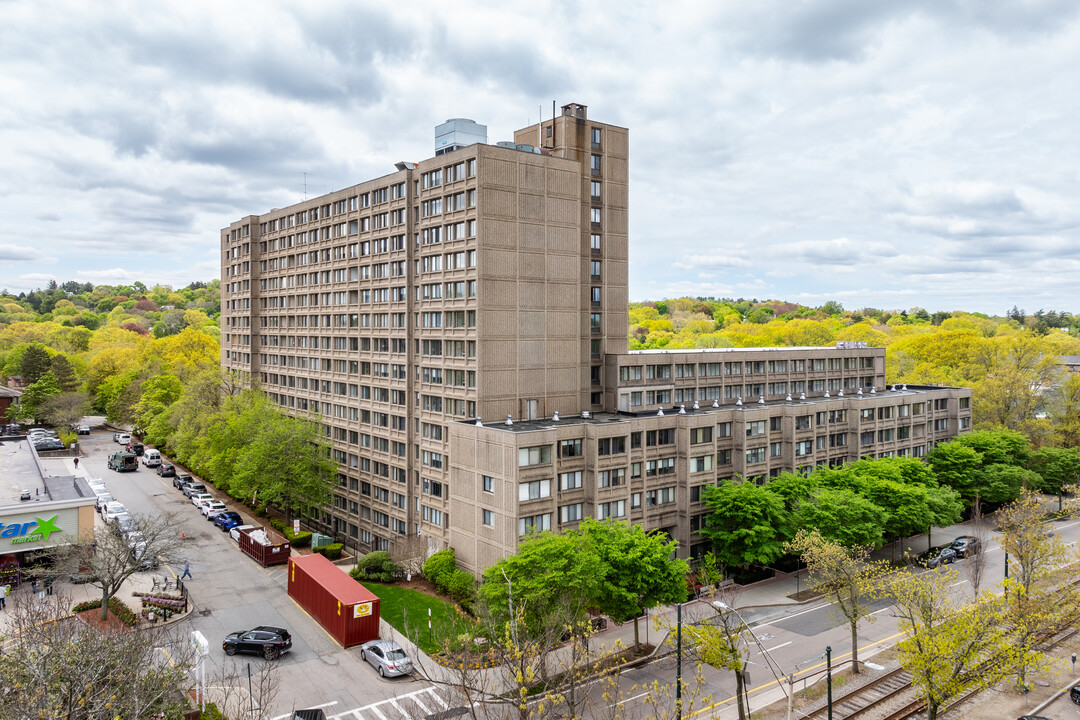 Regency Park in Brookline, MA - Building Photo