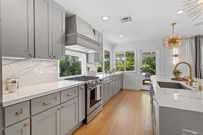 7153 Helmsdale Rd in Los Angeles, CA - Building Photo - Building Photo