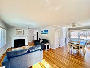 3825 S Harbor Rd in Southold, NY - Building Photo - Building Photo