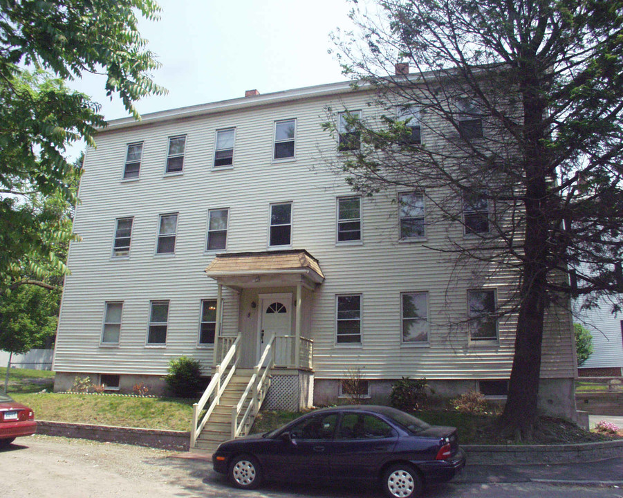 8 Esther St in Worcester, MA - Foto de edificio