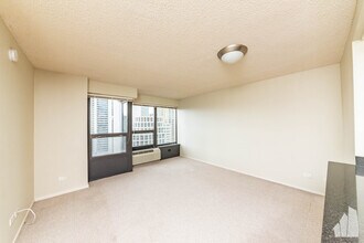30 E Huron St, Unit 904 in Chicago, IL - Building Photo - Building Photo