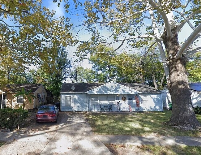 property at 3010 McCrarey Dr