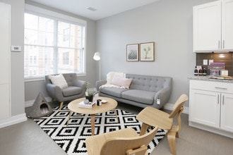 Heritage Place Apartments in Grand Rapids, MI - Building Photo - Interior Photo