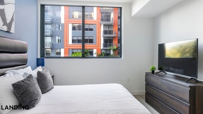 3830 NW 11th St, Unit 1-206 in Miami, FL - Building Photo - Building Photo