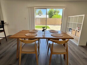 907 E Broadmor Dr, Unit Master Suite Full in Tempe, AZ - Foto de edificio - Building Photo