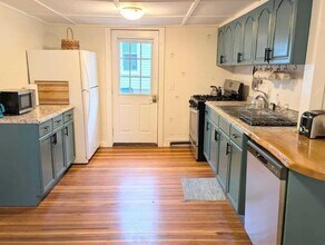 13 Cherry St in Northampton, MA - Building Photo - Building Photo