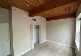 335 Cypress St, Unit 335 Cypress St in Manchester, NH - Building Photo - Building Photo