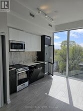 500 Dupont St in Toronto, ON - Building Photo - Building Photo