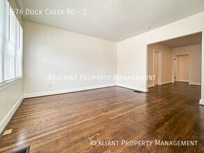 2576 Duck Creek Rd in Cincinnati, OH - Building Photo - Building Photo