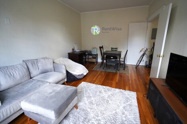 1800 Commonwealth Ave