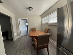 3002 W Marlin Ave in Tampa, FL - Building Photo - Building Photo