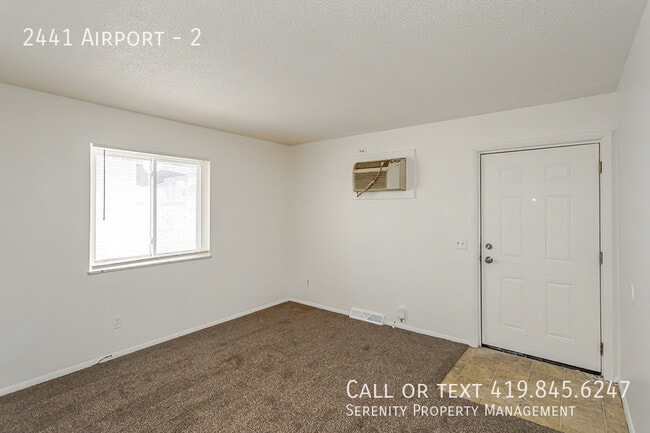 2441 Airport in Toledo, OH - Building Photo - Building Photo