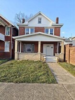 438 7th Ave in Huntington, WV - Building Photo