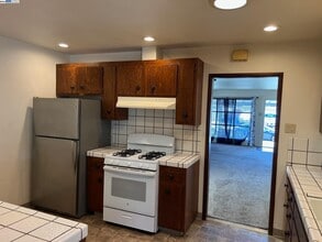 14533 Acacia St in San Leandro, CA - Building Photo - Building Photo