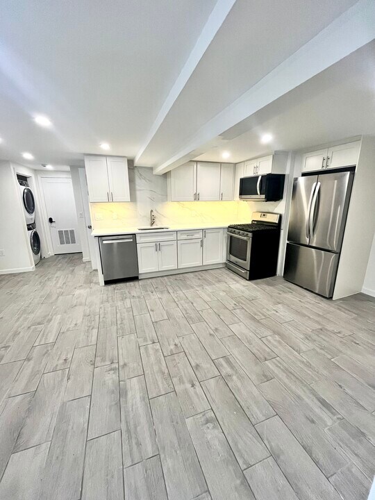 38 51st St in West New York, NJ - Building Photo