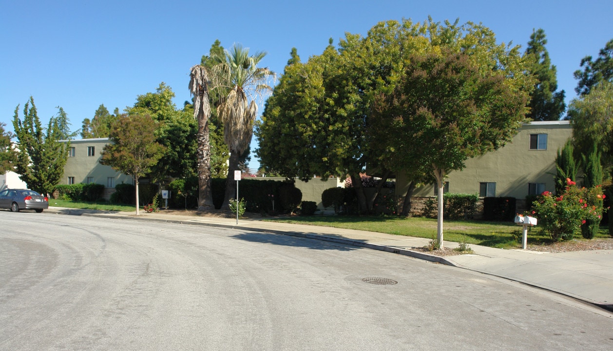 20653-20651 Park Cir in Cupertino, CA - Foto de edificio