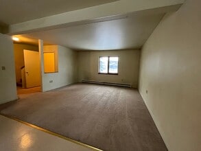 1404 Hampstead Ave in Fairbanks, AK - Building Photo - Building Photo