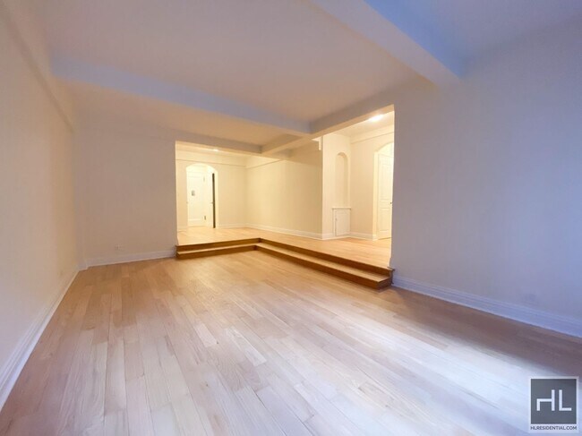 EAST 56 STREET in New York, NY - Building Photo - Building Photo