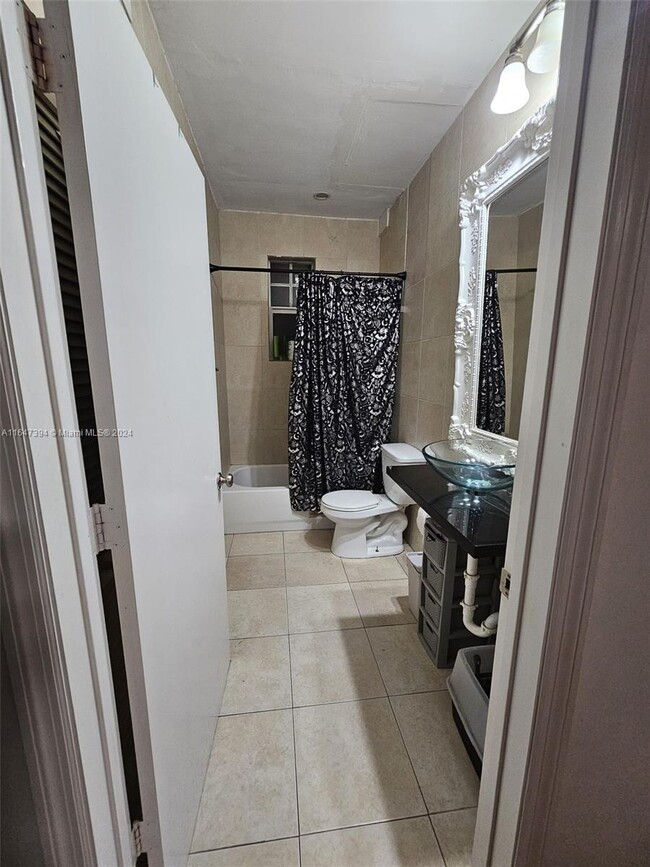 622 15th St, Unit 4 in Miami Beach, FL - Building Photo - Building Photo