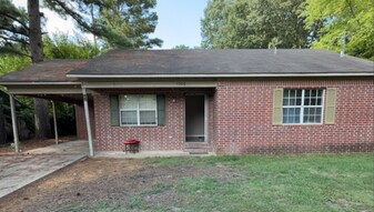 1008 Daybreak Dr in Jonesboro, AR - Building Photo
