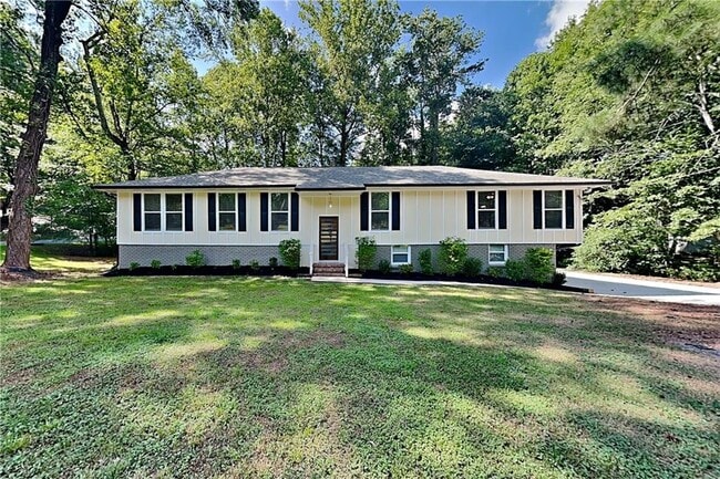 property at 3832 Meadow Ln