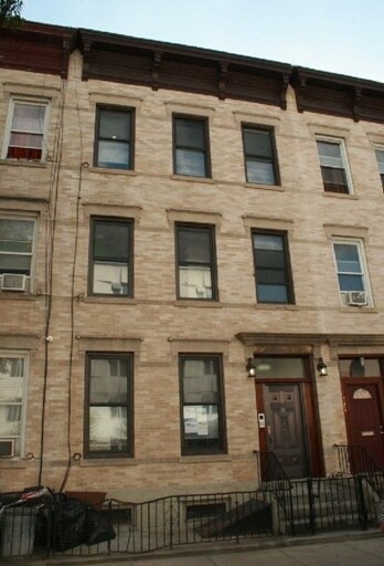 798 Knickerbocker Ave in Brooklyn, NY - Building Photo