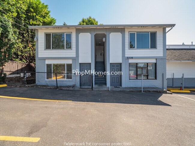 property at 5008 SE Woodward St