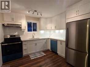 142 Bechtel Dr in Kitchener, ON - Building Photo - Building Photo