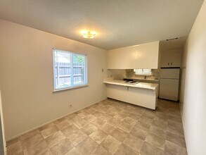 6421 San Stefano St in Citrus Heights, CA - Foto de edificio - Building Photo