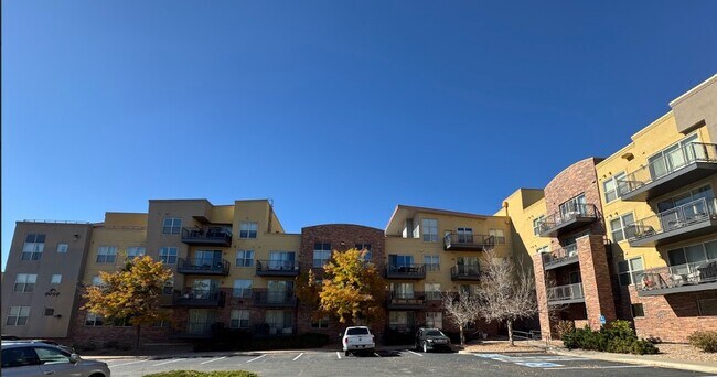 9059 E Panorama Cir in Englewood, CO - Building Photo - Building Photo