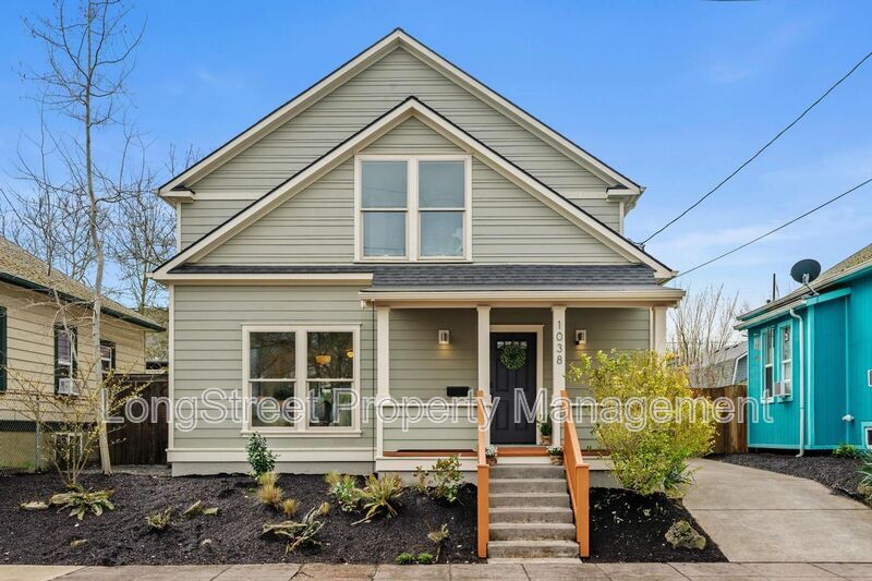 1038 NE Emerson St in Portland, OR - Foto de edificio
