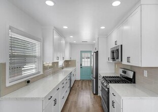 15017 Bodger Ave in Hawthorne, CA - Building Photo - Building Photo