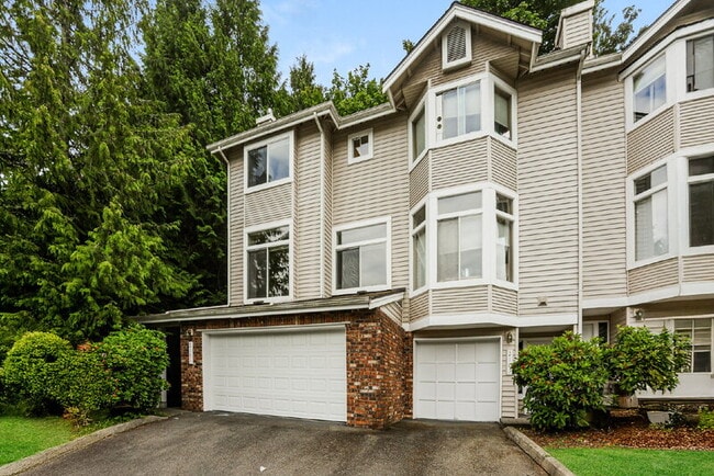 2101 NW Pacific Elm Dr