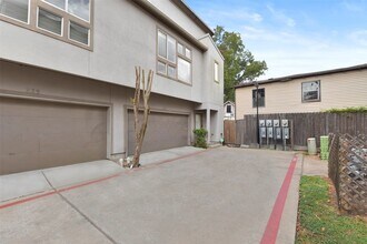 241 N Lenox St in Houston, TX - Foto de edificio - Building Photo