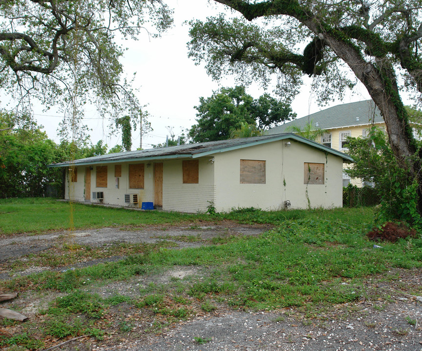 210-212 SW 9th Ave in Fort Lauderdale, FL - Building Photo