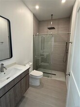 22352 1/2 Schoenborn St in Los Angeles, CA - Building Photo - Building Photo