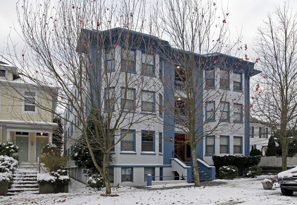 Pacific Ridge in Seattle, WA - Building Photo