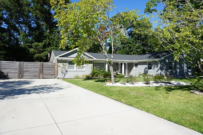 property at 109 E Sand Hills Dr
